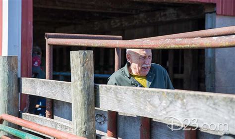 The incredible dr pol s15e4. 5 Fantastic Things to Watch This Weekend - D23