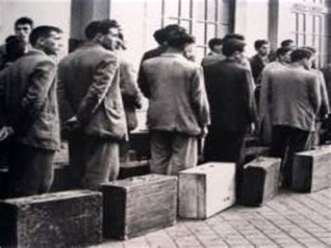 Inmigración a canadá sirve como base para crecimiento económico continuo y que trae a la gente, sus costumbres y tradiciones, rituales y cultura a la vanguardia de la actual política gubernamental. Inmigración - EcuRed