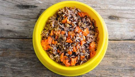 Yes, but in small amounts. Can Dogs Eat Brown Rice?