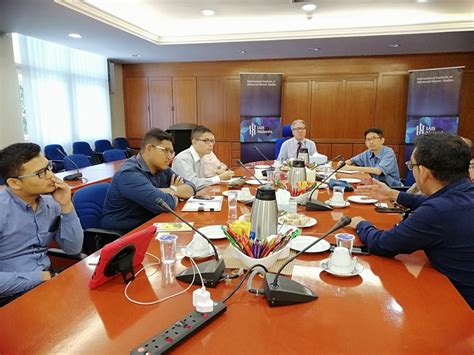 Globalisasi dan cabaran pendidikan di malaysia. PERBINCANGAN MBM BERSAMA INSTITUT PENGAJIAN ISLAM LANJUTAN ...