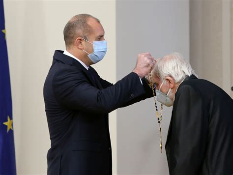 Държавният глава удостои с орден "Св. Св. Кирил и Методий" - огърлие