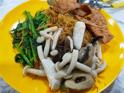 Unicuz Vegetarian 宏缘素食 Aperia Mall Central Singapore Restaurant HappyCow