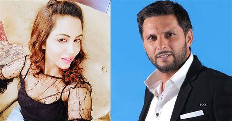 Arshi Khan Clears Air About Her Controversial Tweet On Shahid Afridi