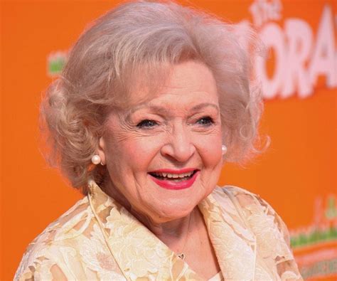 Betty White Biography Childhood Life Achievements And Timeline