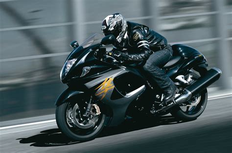 This makes it a pretty unique beast than can be held in leash only by the best riders. Gebrauchte und neue Suzuki GSX 1300 R Hayabusa Motorräder ...