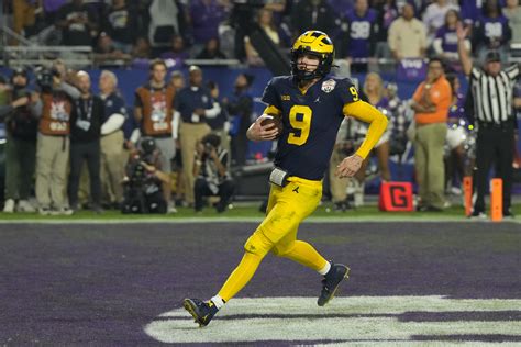 NCAAF Title Best Bets and Sleepers + Big Preseason Odds Shifts - POINTSBET