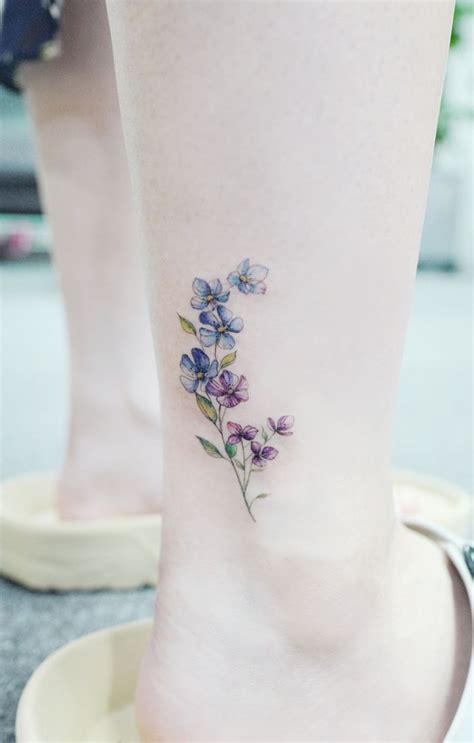 In research on judging personality traits of people based on some superficial cues, participants could: minimalist flower tattoos according to your personality | Minimalist floral tattoo