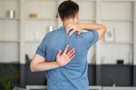 How To Stretch To Relieve Upper Back Pain 2022