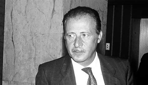 Depistaggio borsellino, un ispettore rivela: Paolo Borsellino dopo la strage di Capaci: gli ...