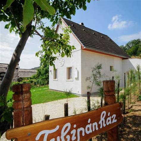 After the founding of the state, it was the property of the hungarian kings, but in a record from 1164. Tulipán Ház Balatonudvari - Szallas.hu