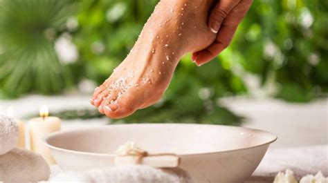10 Diy Foot Peel Recipes For Dry And Cracked Feet