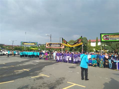 Malaysian muslims participate in a maulidur rasul parade in putrajaya, aslo known as mawlid the birthday of prophet muhammad at putrajaya putra mosque.pix firdaus latif. Maulidur Rasul SAW Peringkat Negeri Sabah 2019