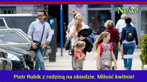 Muzyk pokazał na nim, że jego życie to nie tylko kariera, ale również codzienne obowiązki. Piotr Rubik z rodziną na obiedzie. Miłość kwitnie! - YouTube