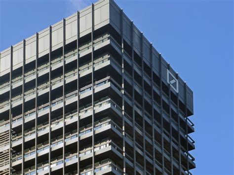 Öffnungszeiten deutsche bank roßmarkt 18 in frankfurt. Deutsche Bank IBCF - Hochhaus Deutsche Bank AG in ...