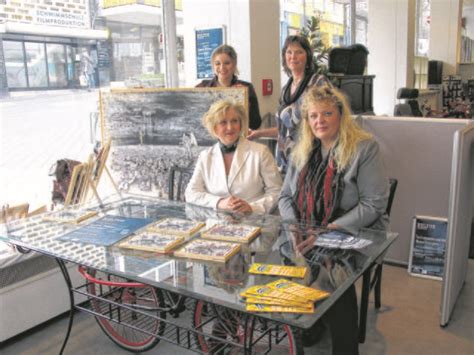 Remotewords#22 / geku haus essen germany. Kunst ist jetzt im Schaufenster: Kunstfenster mit 50 ...