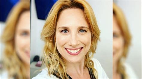 9 de octubre de 1979) es una periodista, presentadora de televisión y modelo argentina. No, no y no: Alina Moine desmintió romance con Marcelo ...