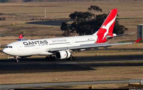 Vh Ebo Qantas Airbus A330 202 Photo By Tommyng Id 1418533