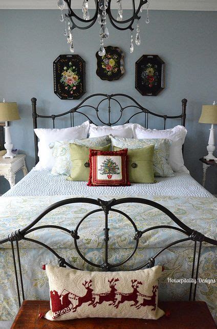 Are you hosting this christmas? Christmas Guest Room-Housepitality Designs | Christmas ...