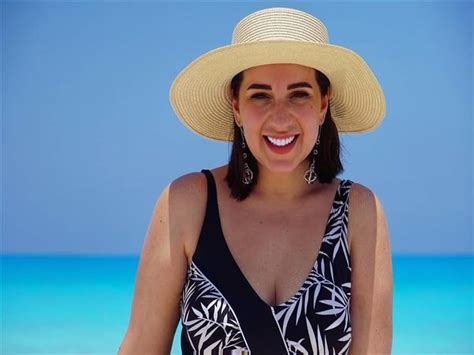 تقدم اسما شريف منير برنامج أنا وبنتي مع والدها النجم شريف منير على قناة on e، وحققت نجاحا واضحا خلال الفترة الماضية خاصة بعد دخولها في تجربة البرامج لأول مرة. أسما شريف منير تتذكر والدتها.. "بحب أوي ألبس حاجتها"