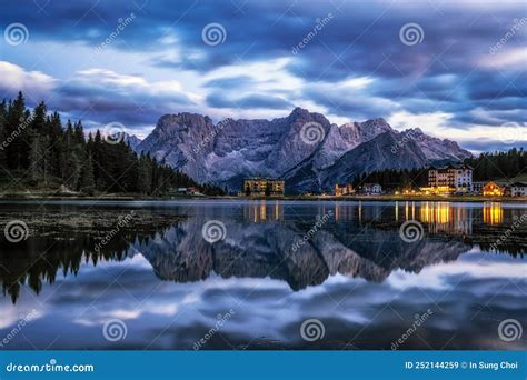 Lake Misurina And Mount Sorapis Sunrise Stock Image Image Of King