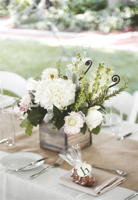 Elizabeth Wray Design Sweet White Wedding Flowers White Wedding