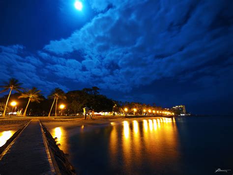 Evening Walk Waikiki Honolulu Paul Bica Flickr