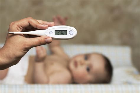 Erhöhte temperatur bei kindern, frauen & älteren menschen. erhoehte temperatur beim kind - was können eltern tun?