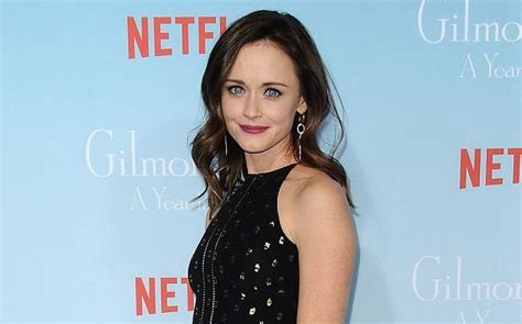 Turns Out Alexis Bledel Wasnt Crazy About That Gilmore Girls Ending