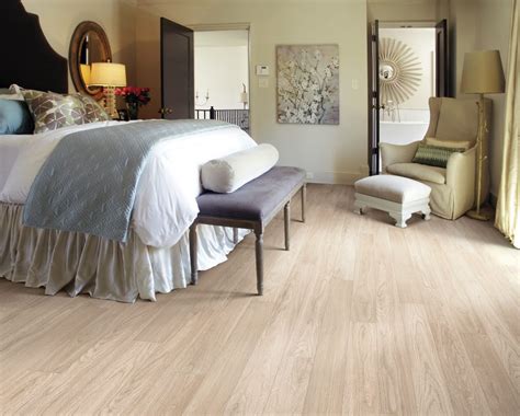 Hardwood Flooring Versus Carpet In The Bedroom