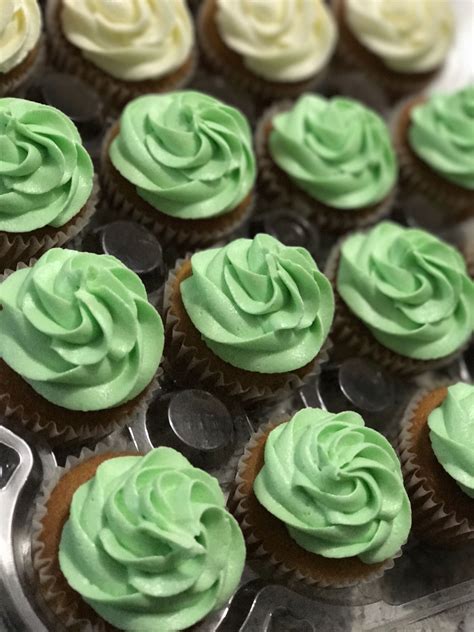Light Green Cupcakes Holiday Baking Green Cupcakes St Patrick Day