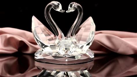 Think outside the wedding gift box by opting for personal and memorable gifts that will leave a lasting impression. Crystal Couple Swan For Wedding Gifts Wedding Favors - Buy ...