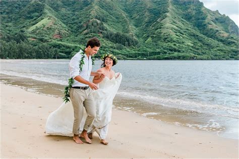 Oahu Adventurous Elopement Photographer Alisha Leon