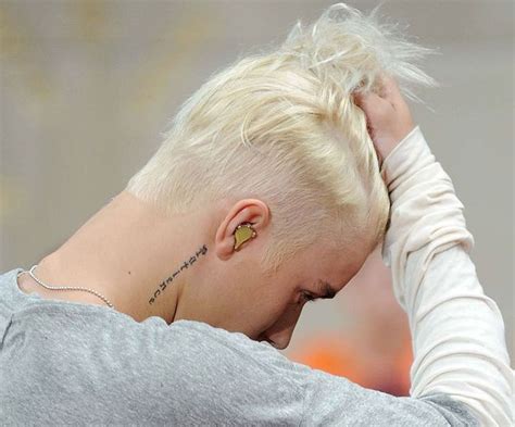 Justin Bieber Shows Off Shocking Platinum Blonde Hairstyle During Us Tv