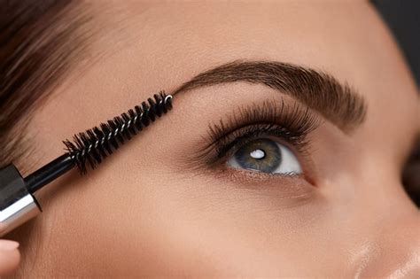 Eyebrow waxing: 6 tips for success at home - Creative Jasmin