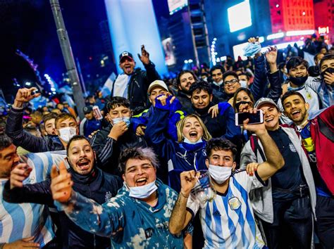 آخرین خبر عکس جشن مردم آرژانتین در خیابان‌ها پس از قهرمانی