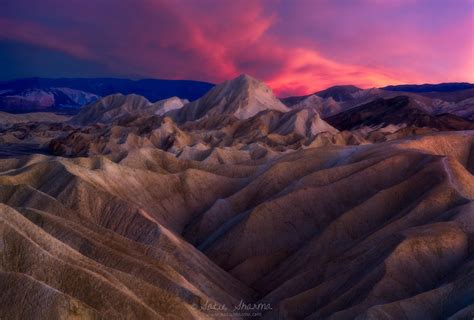 Dusk At The Badlands In Death Valley California 1596 × 1080