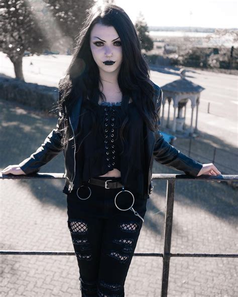 Pin On Gothic Girl