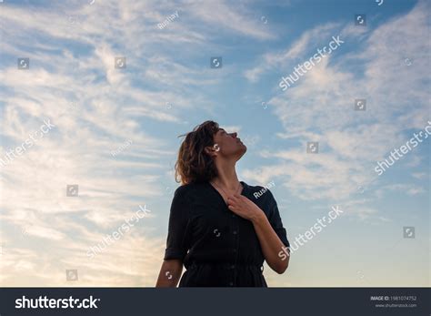 506027 Person Looking Sky Images Stock Photos And Vectors Shutterstock