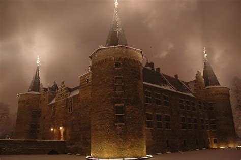 Foggy Night Castle Helmond Cold And Snowy Surroundings A Flickr