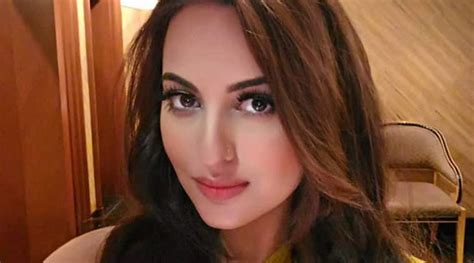 Sonakshi Tweets Apology To Delhi Harassment Accused Bollywood News The Indian Express
