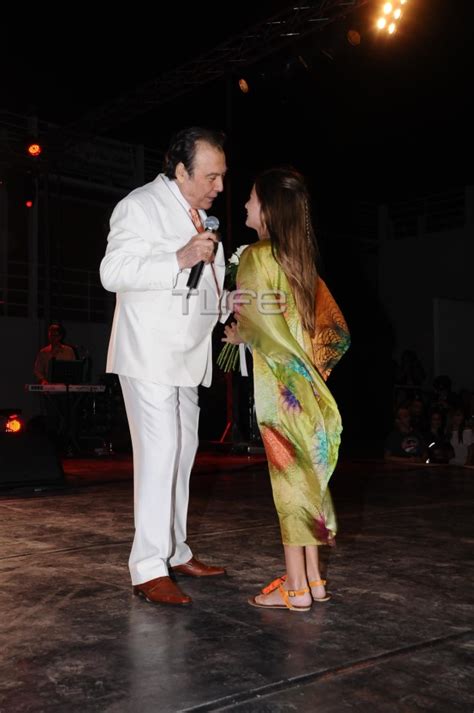 He has been married to antzela gerekou since august 2, 1996. CORFU NEWSit: ΜΑΓΕΨΕ Ο ΤΟΛΗΣ ΒΟΣΚΟΠΟΥΛΟΣ ΧΤΕΣ ΣΤΟ ΒΕΑΚΕΙΟ