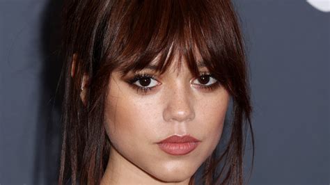 How Jenna Ortegas Attempt At The Trendy Wolf Cut Missed The Mark At The 2023 Golden Globes