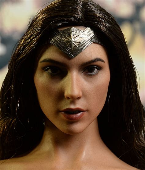 Review And Photos Of Wonder Woman Batman V Superman Sixth Scale Action