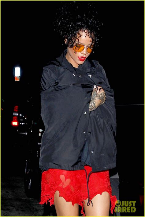 rihanna is without a doubt the biggest world cup fan there is photo 3149903 rihanna photos