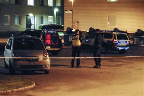 En skottlossning inträffade i berga centrum i linköping på torsdagskvällen. Linköping: Skottlossning i Skäggetorp - en till sjukhus ...