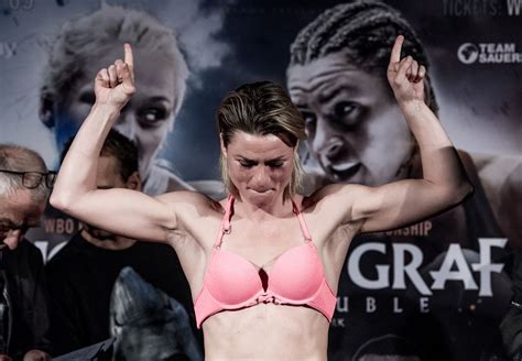 Dina thorslund er danmarks bedste kvindelige bokser, og meget tyder på, at vi kommer til at se meget mere til hende i de kommende år. Dina Thorslund vs Alesia Graf - Das offizielle Wiegen aus ...
