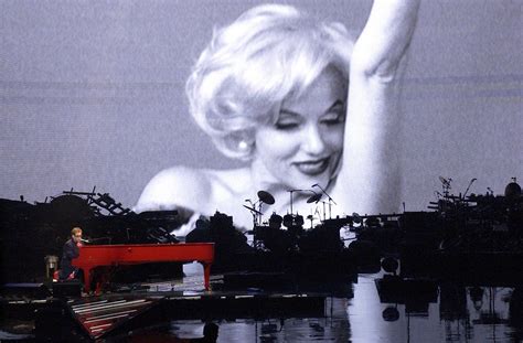42 Classic Facts About Marilyn Monroe