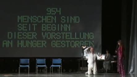 Brecht was influenced by many different sources (oriental, indian, greek and elizabethan theatre), he gathered many elements and combined them to make his own. Ebene 1: Aufbau der Stücke - Verfremdungseffekte im Film ...