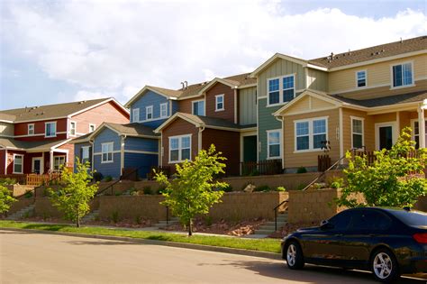 What Is The Difference Between A Townhouse And A Condominium