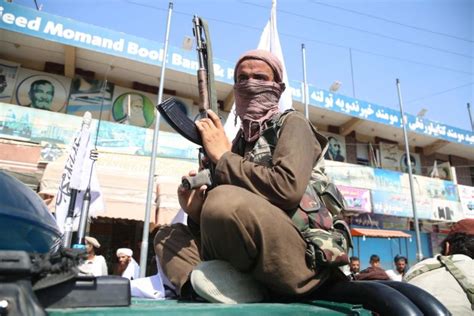 talibanes reprimieron multitudinaria protesta en el este de afganistán hay al menos dos muertos